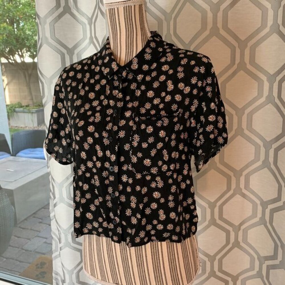 American Eagle Crop Button Down Top - image 2